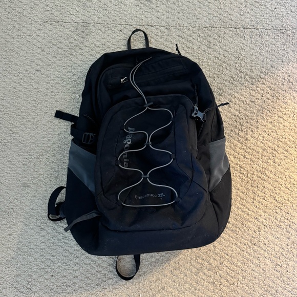 Black & Grey Patagonia Chacabuco 32L Unisex Large Backpack - Picture 1 of 8